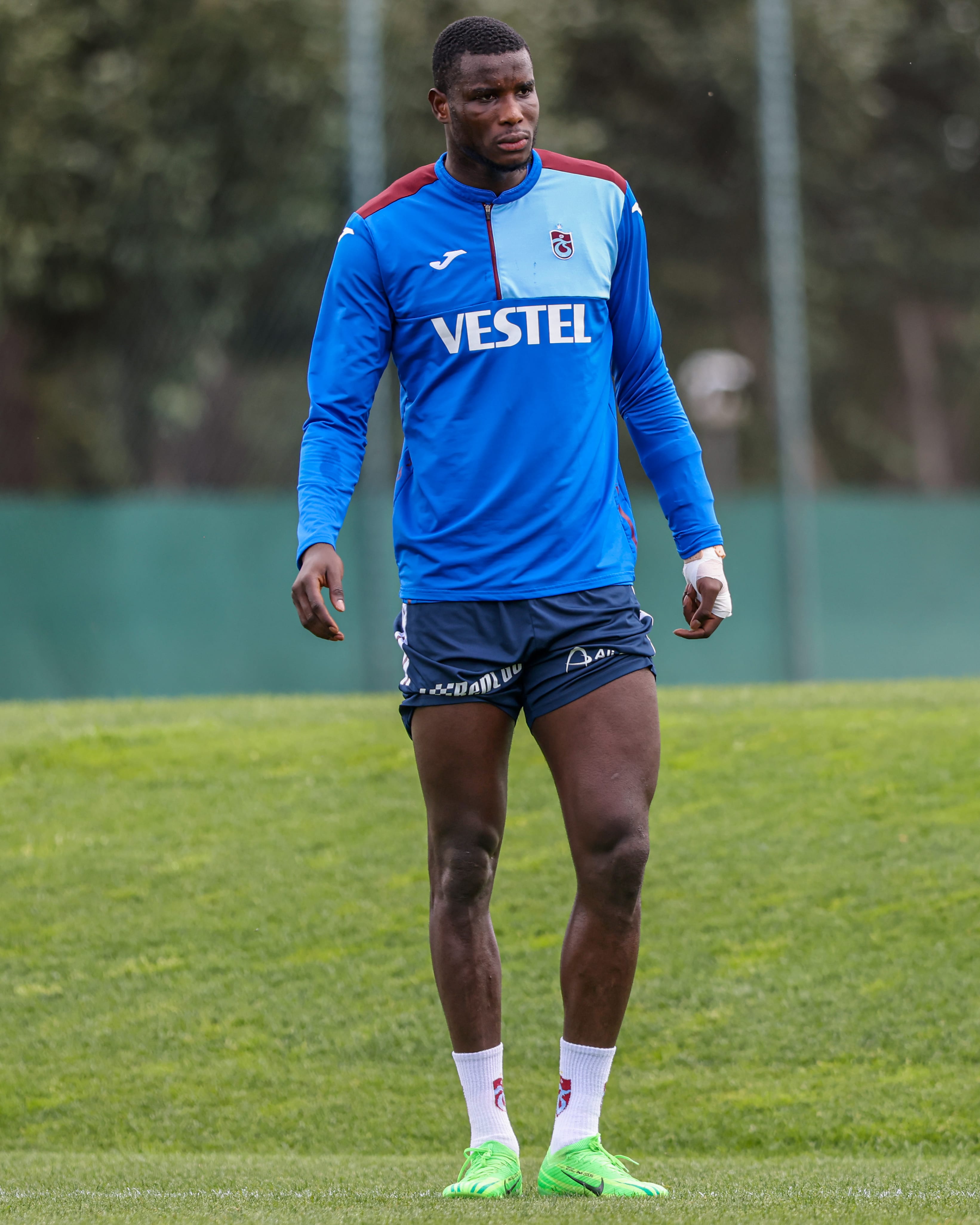 Photo: Trabzonspor striker Onuachu trains with special bandage ahead of potential return to action 