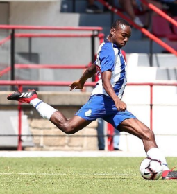 Arsenal's Nwakali Shows Why Porto Signed Him On Loan: Brilliant Free-Kick Hits The Post