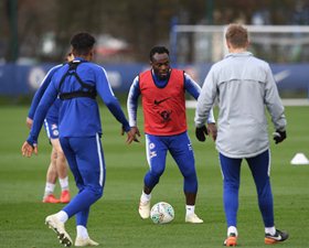 Chelsea Legend Essien Helps Two Nigerian Midfielders Prepare For EFL Trophy Clash 