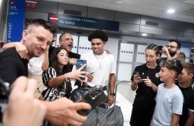 Video - No going back: Man Utd product Shoretire arrives in Greece ahead of signing 4-year PAOK deal