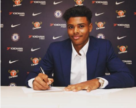 Photo Confirmation : Nigerian Midfielder Pens New Contract With Chelsea