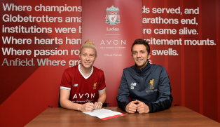 (Photo Confirmation) Liverpool Snap Up Versatile Midfielder From Chelsea