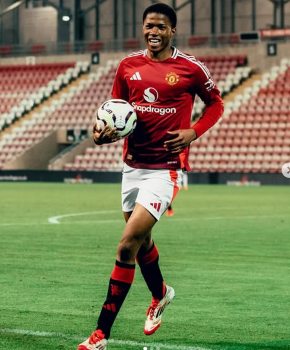 Man Utd coach promotes 17yo Nigerian goal machine to first team training pre-Tottenham