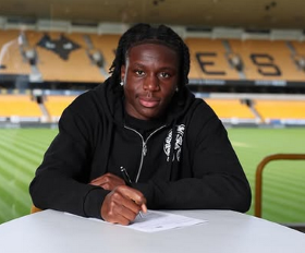 Official: Son of former Super Eagles striker signs new deal with Wolverhampton Wanderers