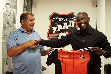 FC Ural Coach : Toto Tamuz Is Overweight