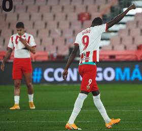  Umar Sadiq nets brace in Almeria's 4-0 win, hits the woodwork from near the center circle 