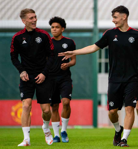 2004-born striker of Nigerian descent involved as Manchester United begin pre-season training