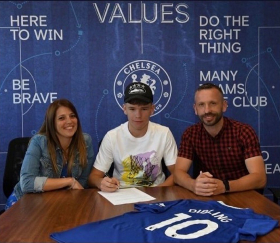 Highly-rated Southampton attacking midfielder confirms move to Chelsea youth team