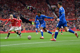 Iwobi plays through pain barrier for last few minutes in Everton's big loss to Man Utd 