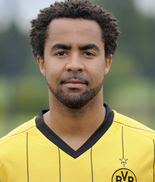 PATRICK OWOMOYELA Is An Option For Stuttgart