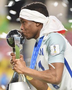England Boss Reacts To Rumors Everton Winger Has Switched Allegiance To Nigeria