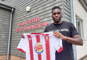 Official : Stevenage Snap Up 6ft 3in Striker Effiong