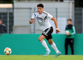 Report : Nigeria reignite interest in Hamburg's ex-Germany U20 center-back