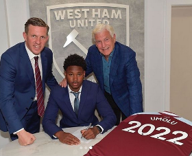 Official : Promising striker of Nigerian descent signs scholarship deal with West Ham 