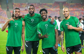  Super Eagles training : Eguavoen pays special attention to fringe players, Aina with physio, No Awaziem