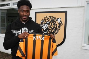 Chelsea Starlet Aina Deployed As A Left Back On Hull City Debut