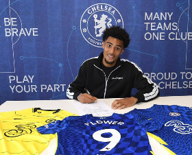 Teenage Nigerian striker reacts after signing new deal with Chelsea 