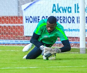  Outstanding Super Eagles GK Uzoho Banishes Cadiz Memories After Starring Vs Sporting Gijón  