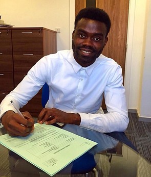 Official : Emmanuel Onariase Signs Maiden Professional Contract With West Ham