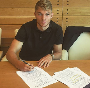 Breaking-(Photo Confirmation) : Versatile Winger Pens New Contract With Chelsea