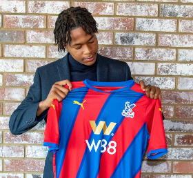 Official : Talented teenage Nigeria-eligible striker signs new contract with Crystal Palace