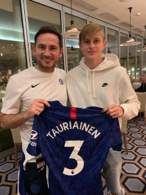 Photo Confirmation : Chelsea Sign Talented Midfielder On Three-Year Deal