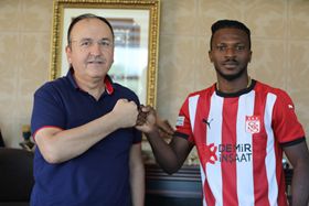 Photo Confirmation : Sivasspor Loan In Former Manchester City Striker Kayode