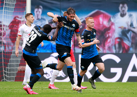 Bundesliga Wrap : Awoniyi Receives First Caution; Collins Plays Full Game; Zirkzee, Akpoguma, Lookman Unused Subs