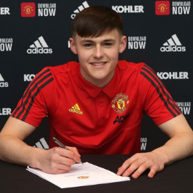 (Photo Confirmation) Manchester United Attacking Midfielder Signs New Contract