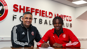 Photo confirmation : Exciting Nigerian wing-back signs new contract with Sheffield United 