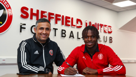 Photo confirmation : Exciting Nigerian wing-back signs new contract with Sheffield United