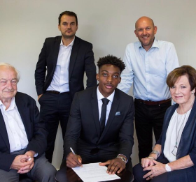 Photo Confirmation : Hot Nigerian Prospect Inks New Deal With Norwich City