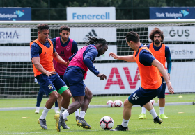 Chelsea Loanee Victor Moses Gives An Update On His Recovery Ahead Of Istanbul Derby