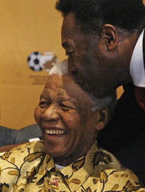 Pele Hails Nelson Mandela