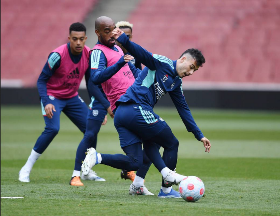 Arsenal v Man Utd confirmed team news : Azeez in matchday squad; Shoretire missing
