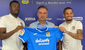 Photo confirmation : LaLiga 2 club unveil Juventus defender Gozzi after loan move