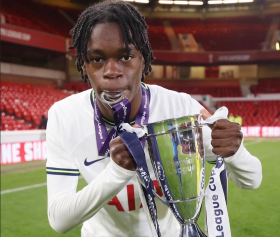 Talented midfielder of Nigerian descent agrees new deal with Tottenham amid Man Utd interest 