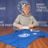 Official : Promising central midfielder signs new contract with Chelsea