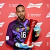 World Cup 2022 : Okocha praises brilliant Cameroon GK who made his debut last year v Nigeria