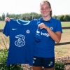 Official : Talented defender extends contract with Chelsea before loan move to WSL rivals