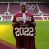 Official : Uche Ikpeazu Extends Contract At Heart of Midlothian Until 2022
