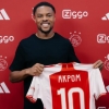 Former Feyenoord coach hits out at Akpom following remarks after Ajax win against Heerenveen