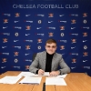 Photo Confirmation : Combative Midfielder Inks New Contract With Chelsea