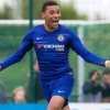 Official : Young attacker signs new contract at Chelsea